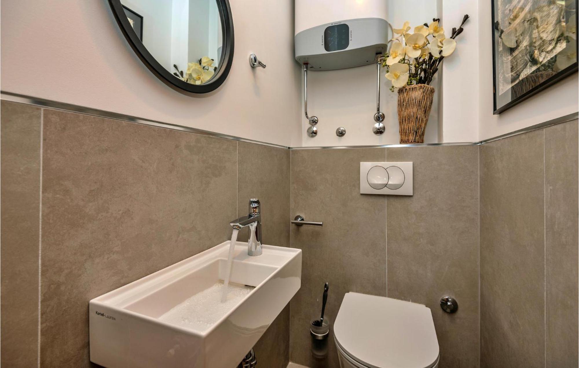 3 Bedroom Gorgeous Home In Makarska Luaran gambar