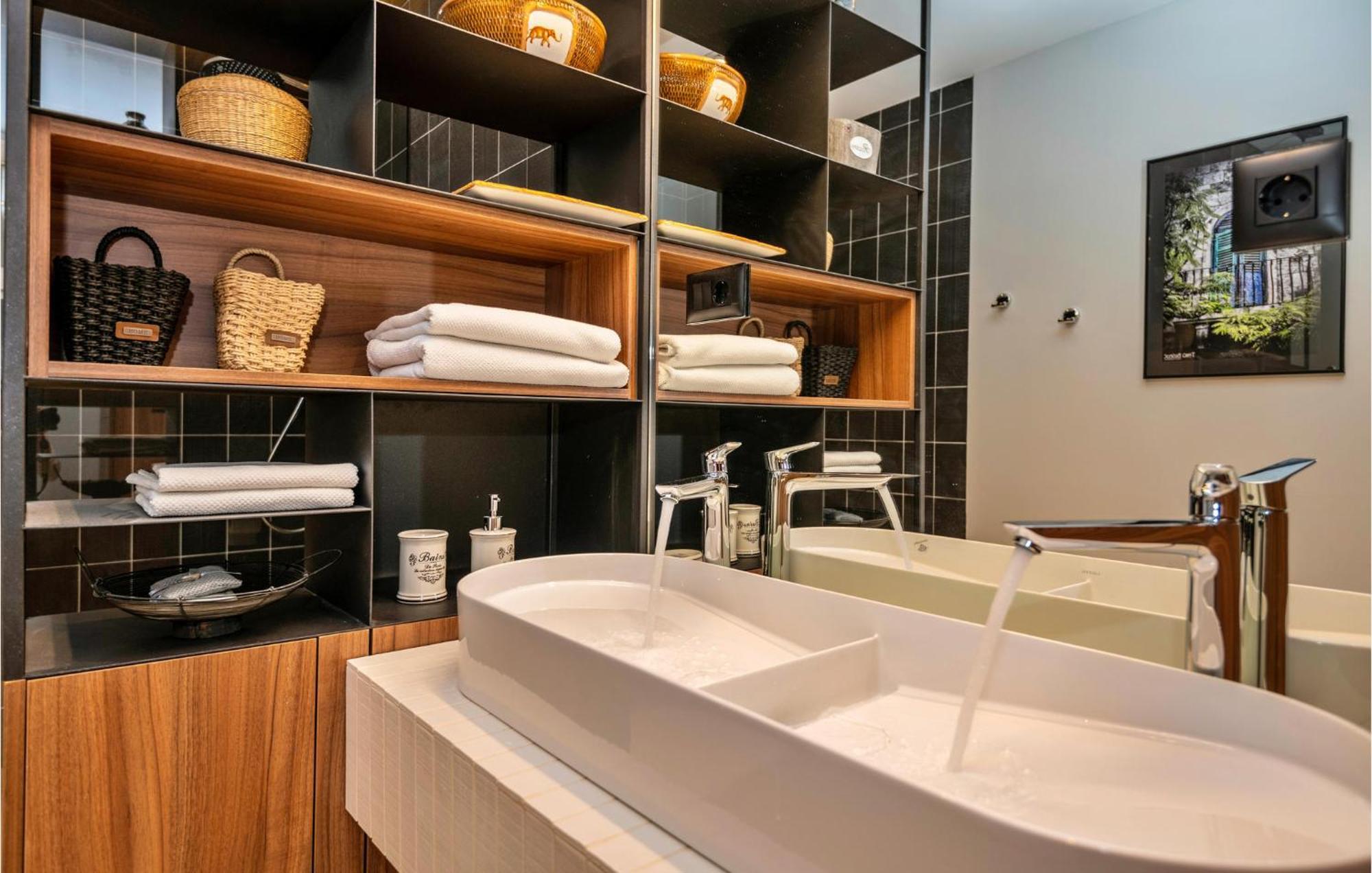 3 Bedroom Gorgeous Home In Makarska Luaran gambar